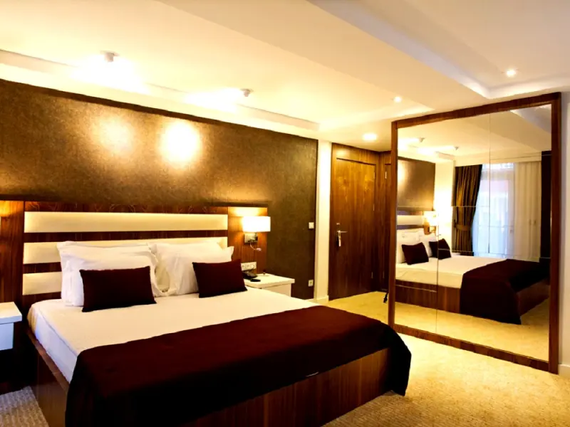 End Glory Hotel 3