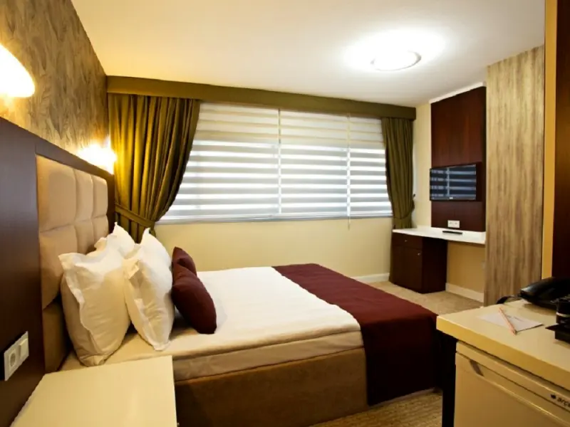 End Glory Hotel 7