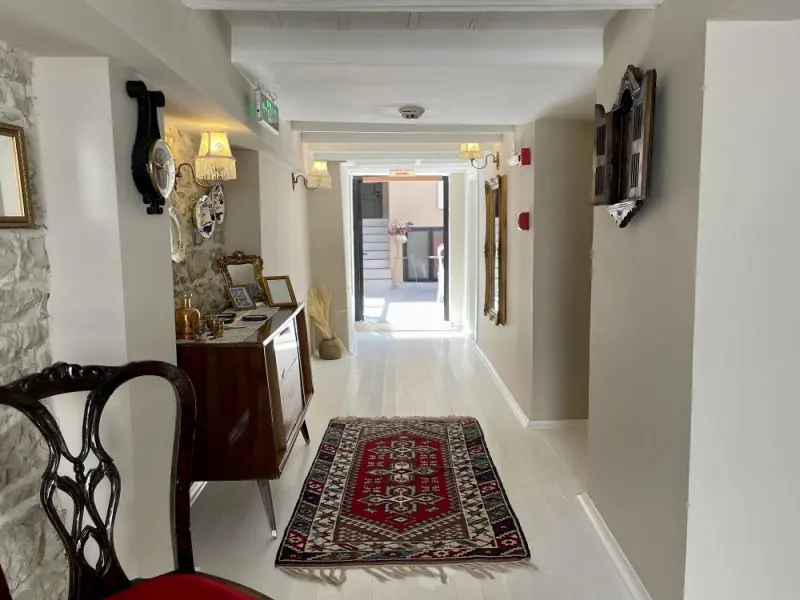 1870's Taş Konak Otel - Sanat Sokağı 16