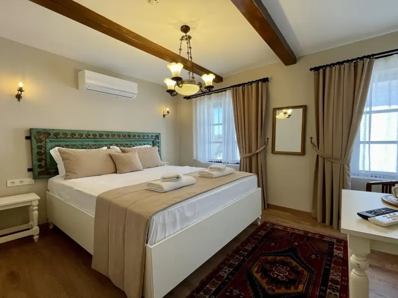 1870's Taş Konak Otel - Sanat Sokağı 6