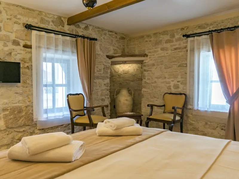 1870's Taş Konak Otel - Üç Oda 3