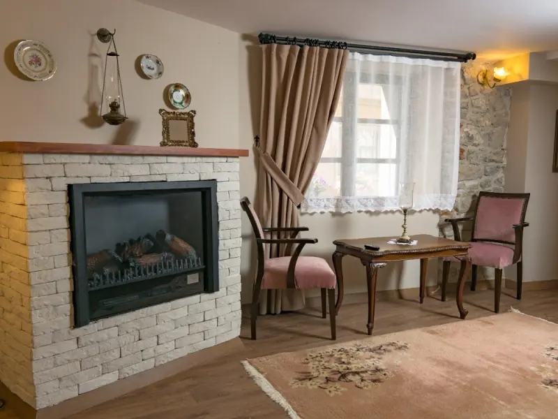 1870's Taş Konak Otel - Üç Oda 8