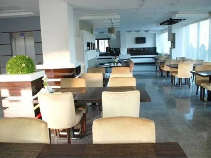 Hotel La Bella Soma 8