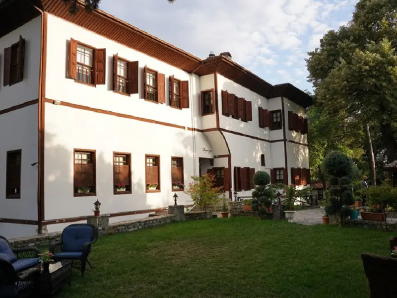 Havuzlu Asmazlar Konagi 16