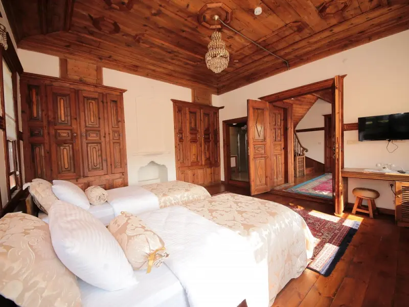 Karaüzümler Konağı 4