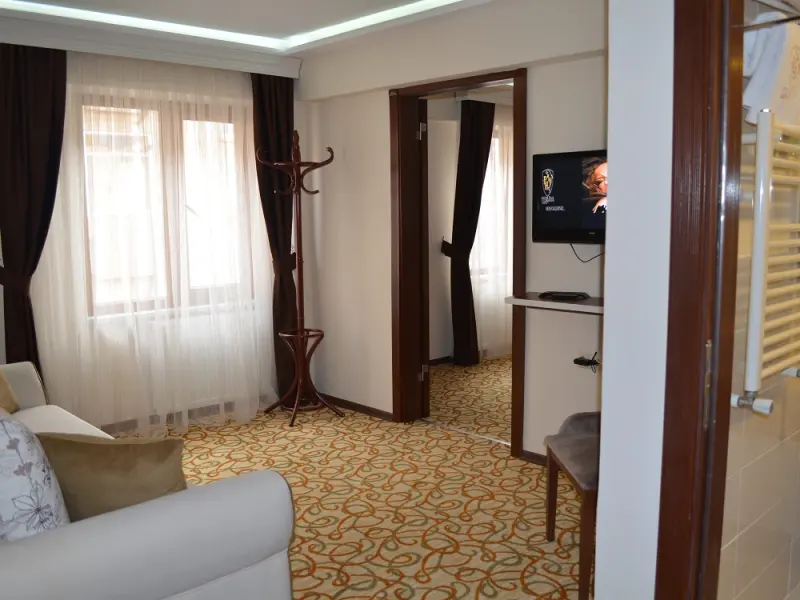 Perama Hotel 11