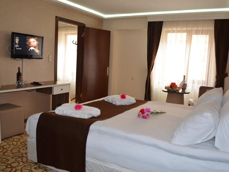 Perama Hotel 3