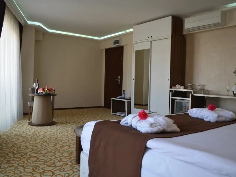 Perama Hotel 7