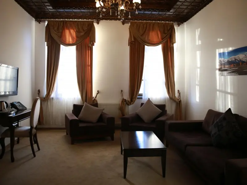 Cheltikov Hotel 13