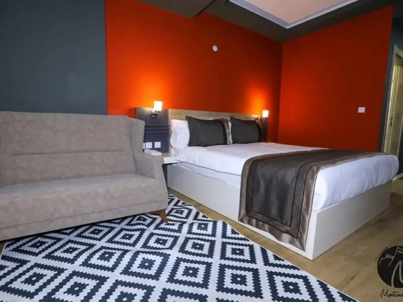 The Montana City Hotel 9