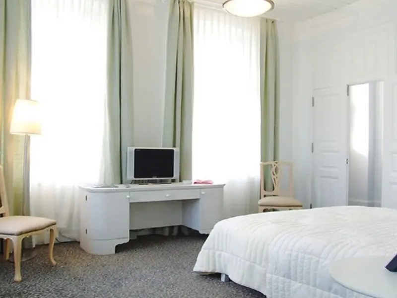 Kar's Otel 11