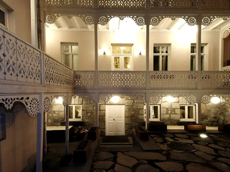 Kar's Otel 2