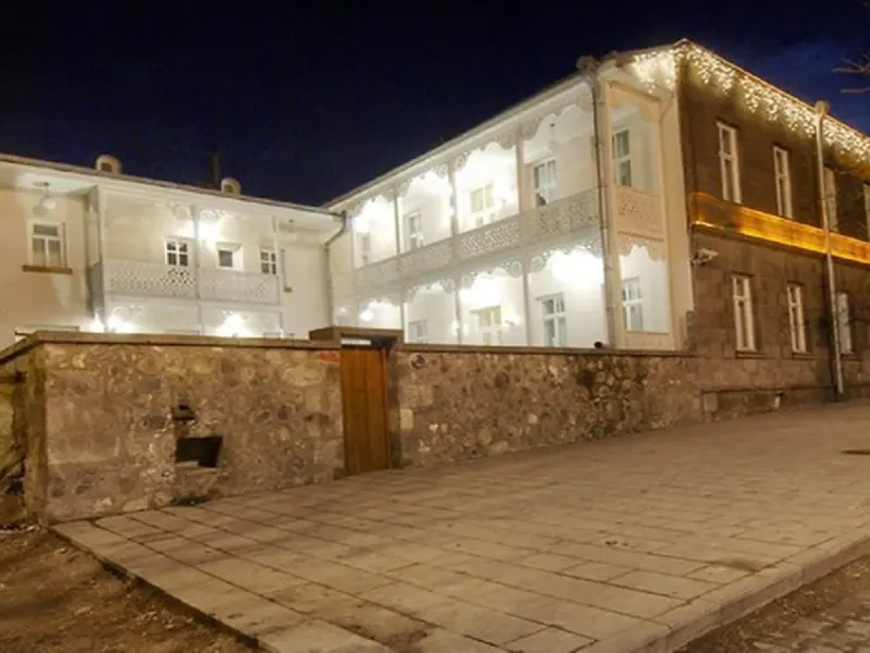 Kar's Otel 3