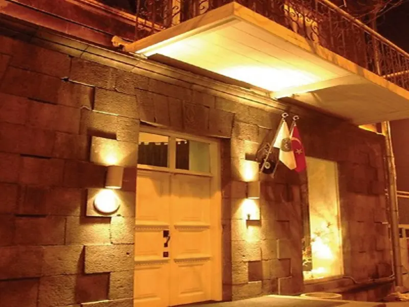 Kar's Otel 4