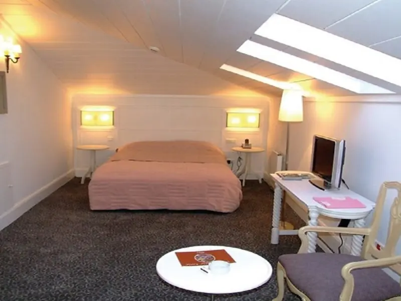Kar's Otel 6