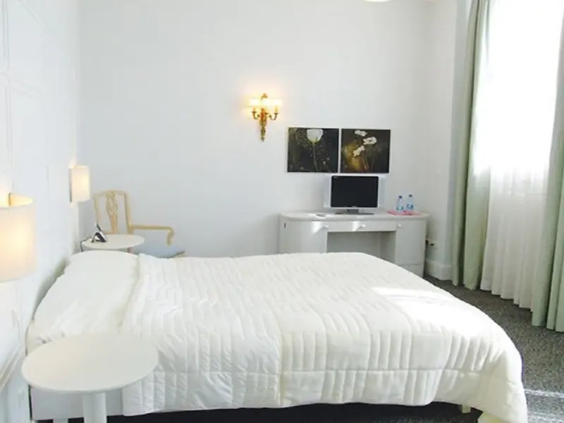 Kar's Otel 10