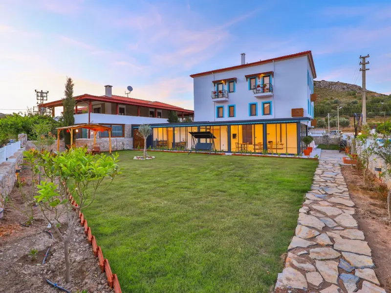 Thomas Suites 2