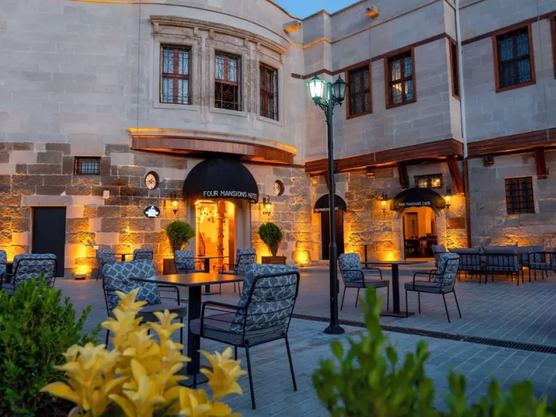 Four Mansions Hotel 1