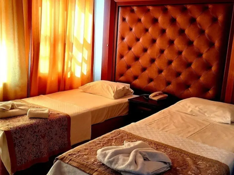 Four Mansions Hotel 20
