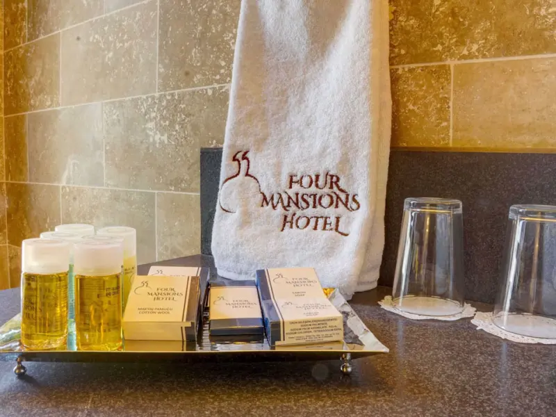 Four Mansions Hotel 31