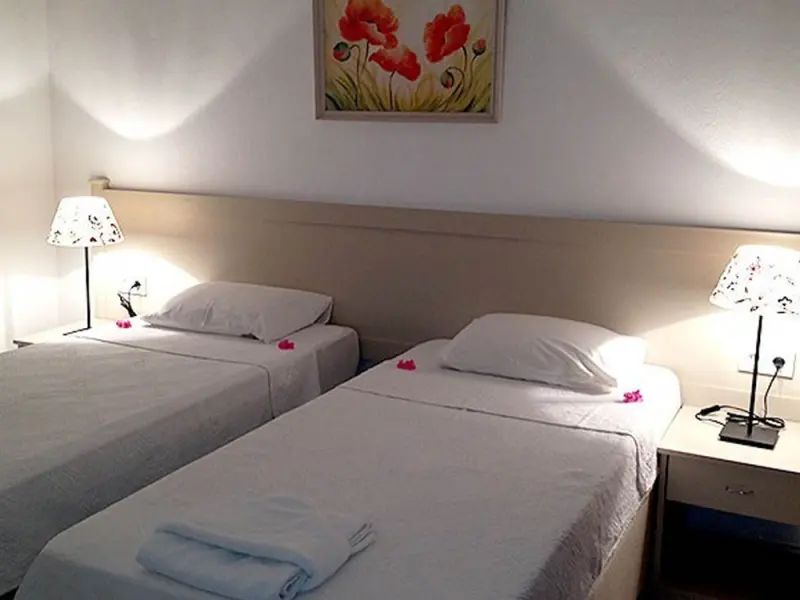 Mandalya Küçük Otel 3