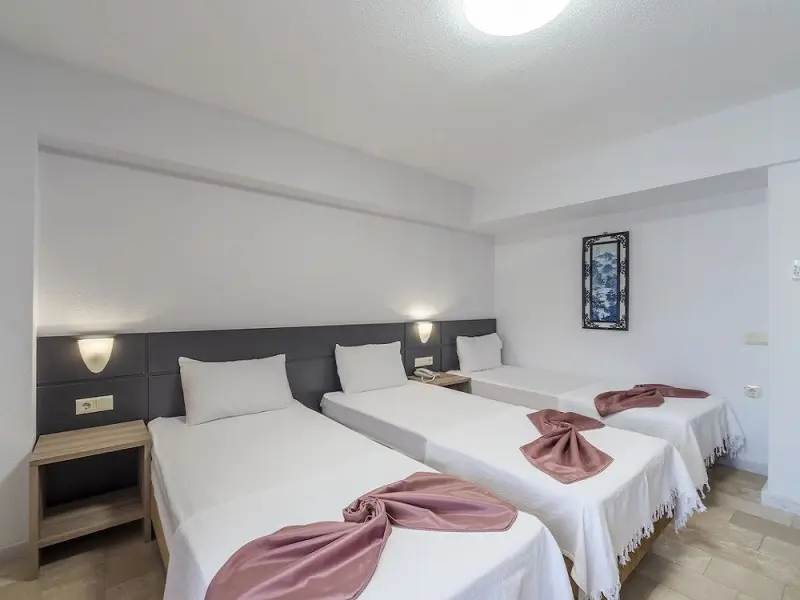 Laden Hotel 2