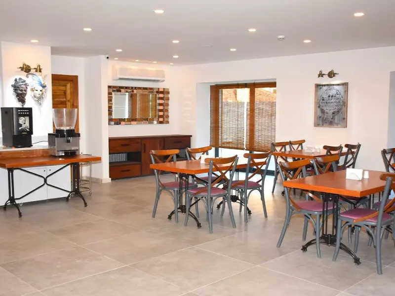 Laden Hotel 21