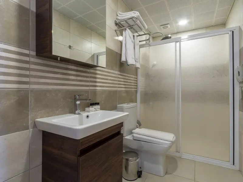 Laden Hotel 24
