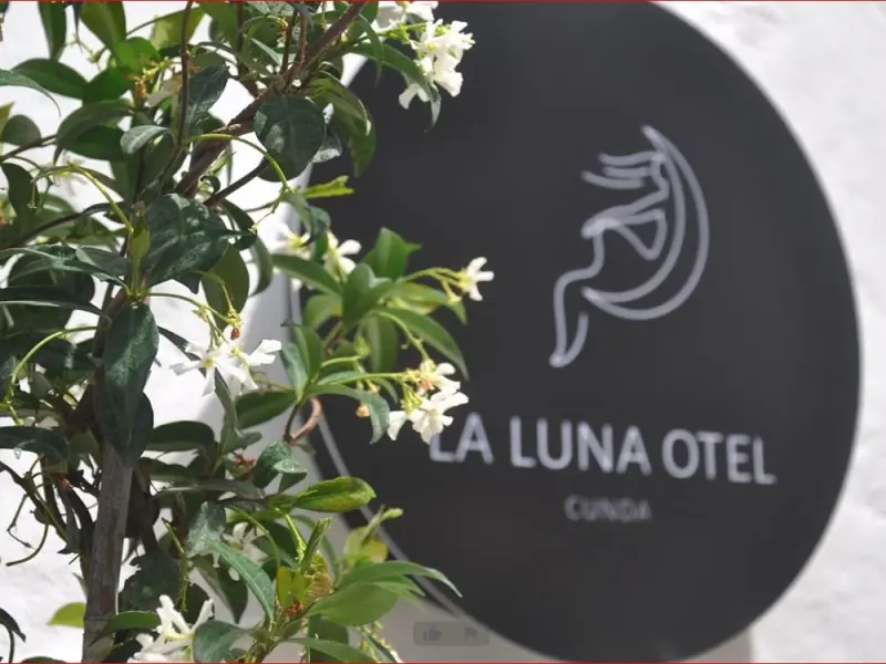 La Luna Otel Cunda 25
