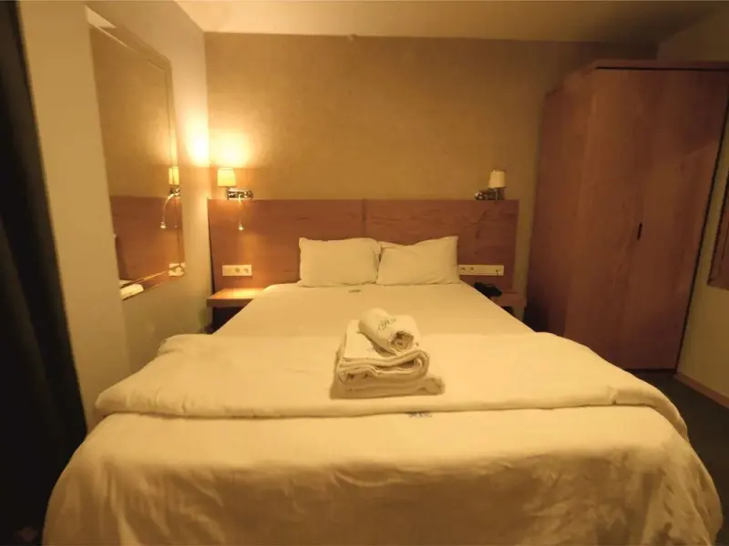 Varyant Hotel 8