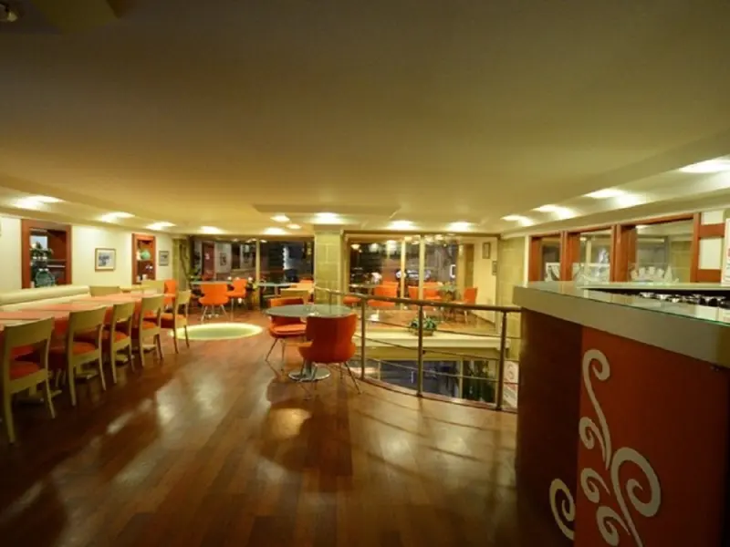 Anzac Hotel 11