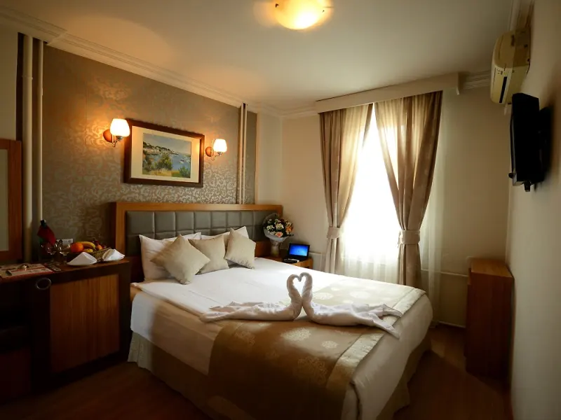 Anzac Hotel 12