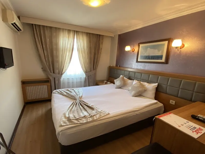 Anzac Hotel 5