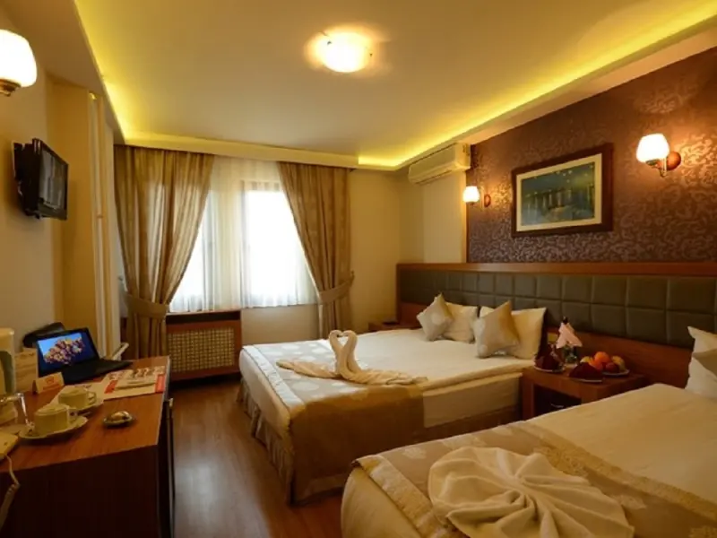 Anzac Hotel 8