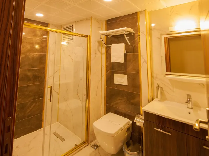 Armin Otel 11