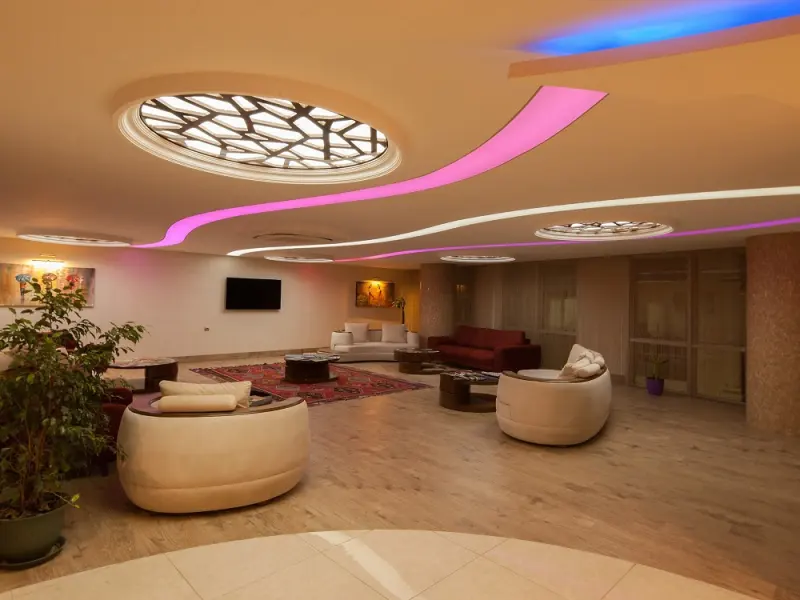 Armin Otel 13