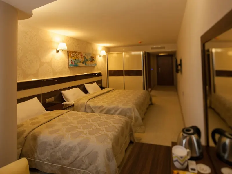 Armin Otel 20