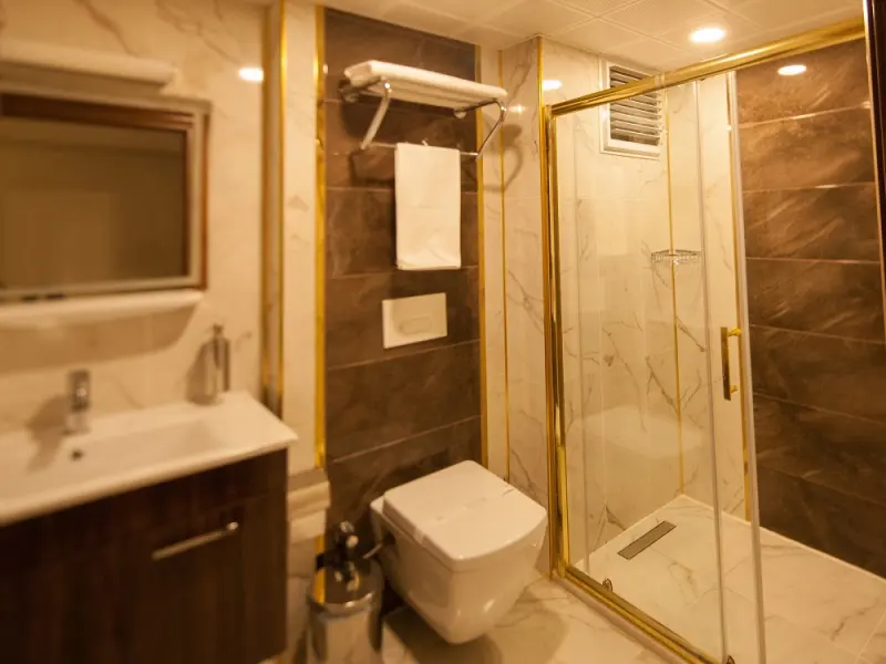 Armin Otel 9