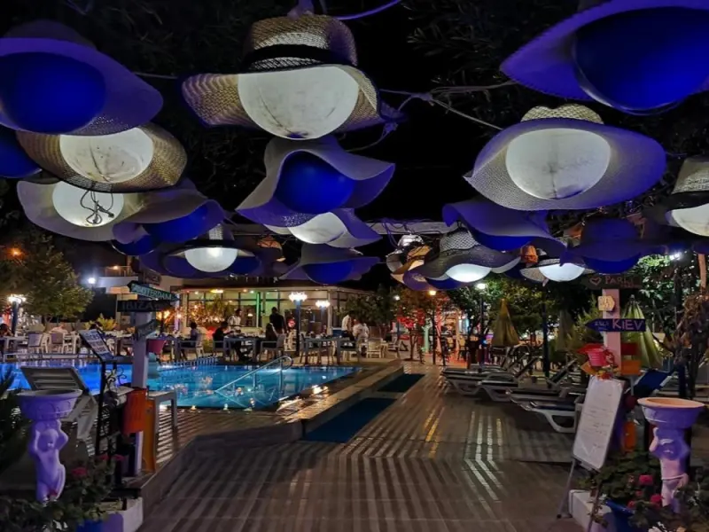 Mavi Pansiyon Restaurant 13