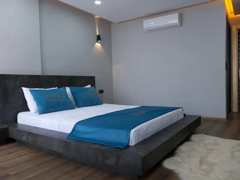Dorel The Hotel 9