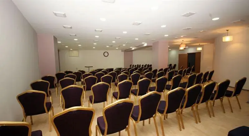 Yücel Hotel 10