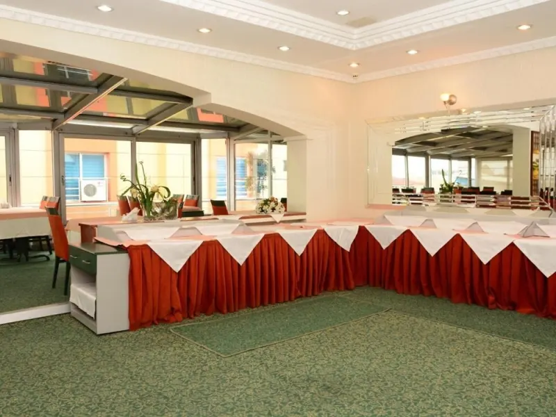 Grand Hotel Uzcan 6