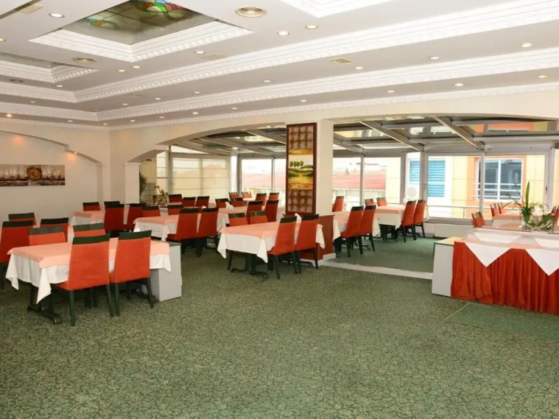 Grand Hotel Uzcan 7