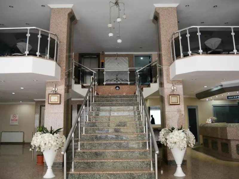 Grand Hotel Uzcan 8