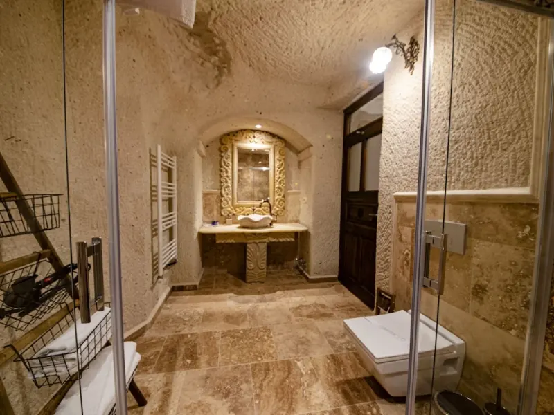 Farmer Cave House 25