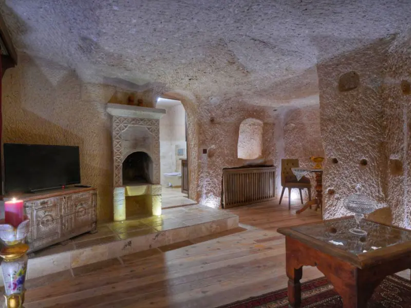 Taka Ev Cave House 13