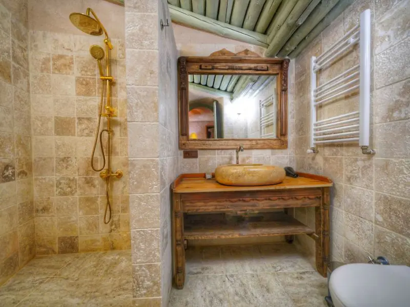 Taka Ev Cave House 14