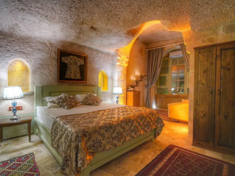 Taka Ev Cave House 15