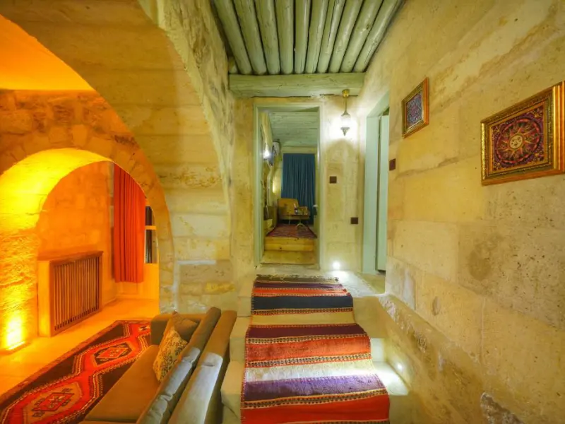 Taka Ev Cave House 16