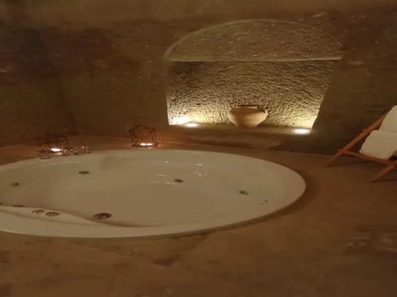 Evanthia Cave Suites 11